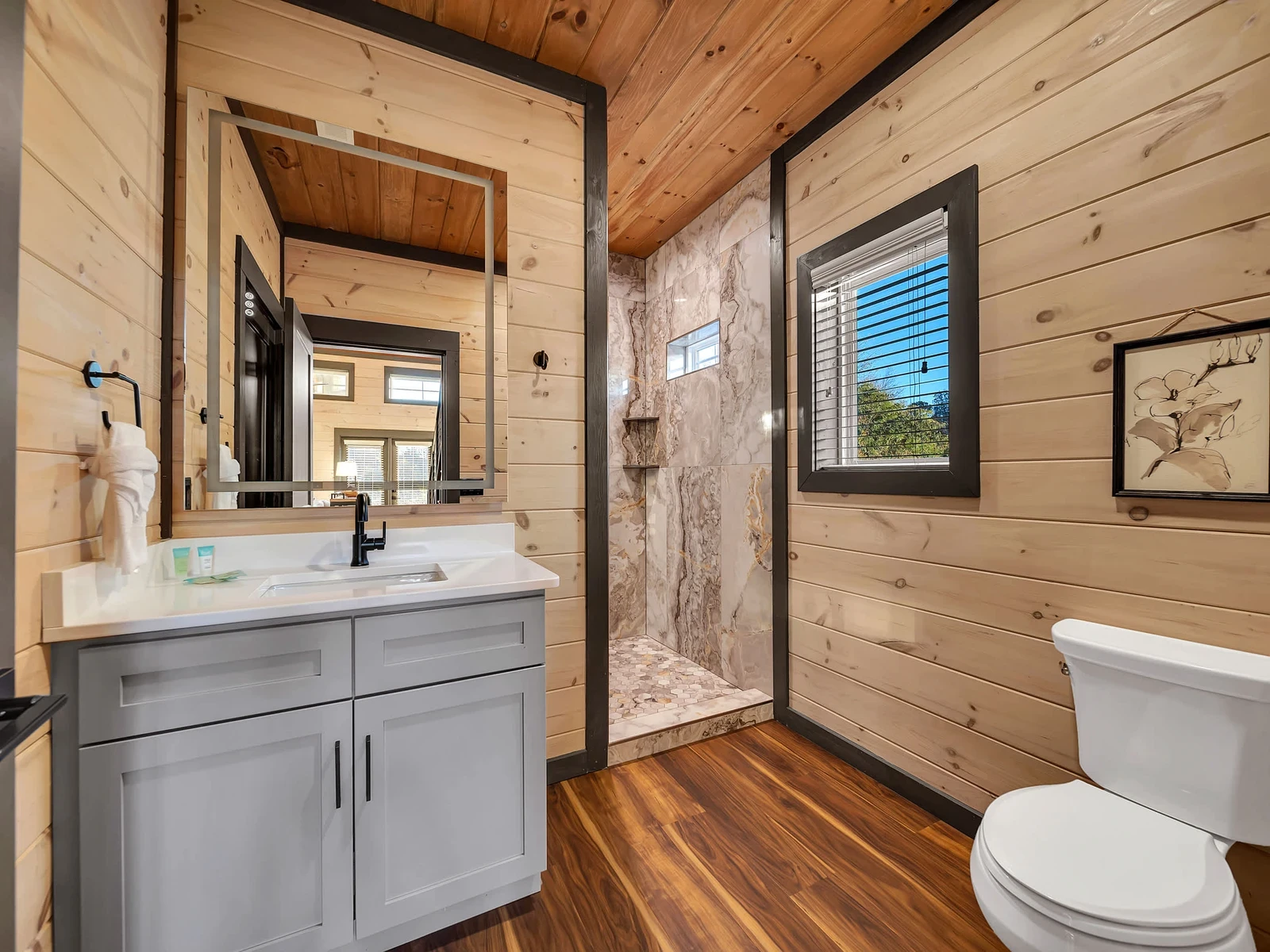 bathroom at a Sevierville TN cabin