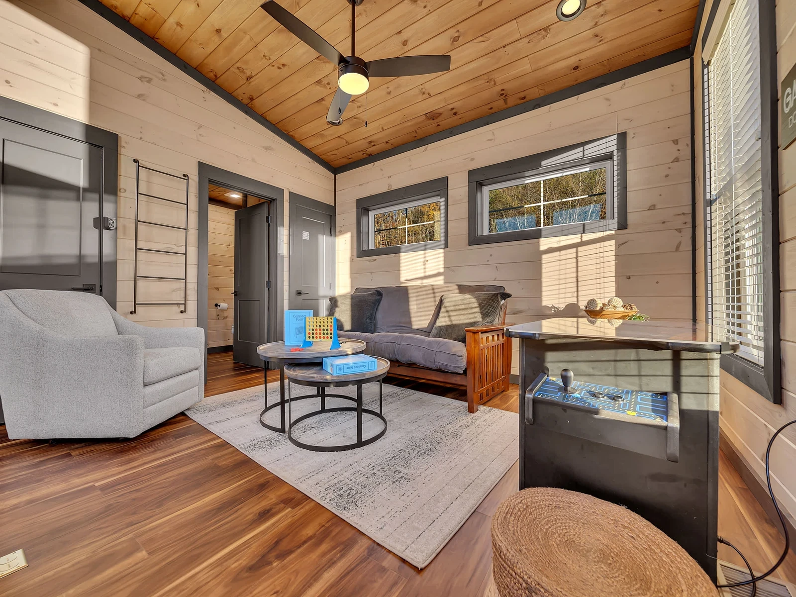 game room cabin for rent in Sevierville TN