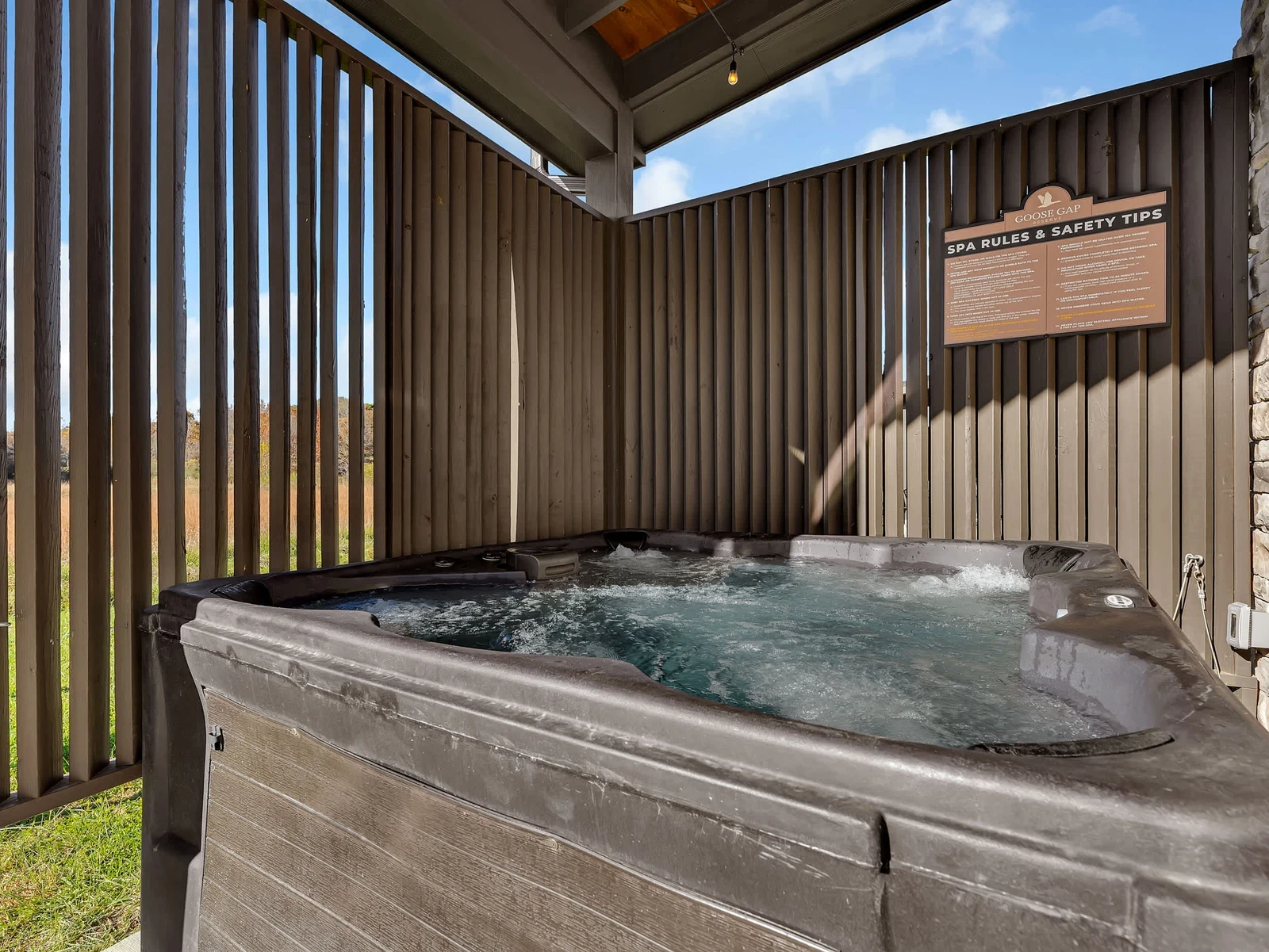 Sevierville cabin with hot tub